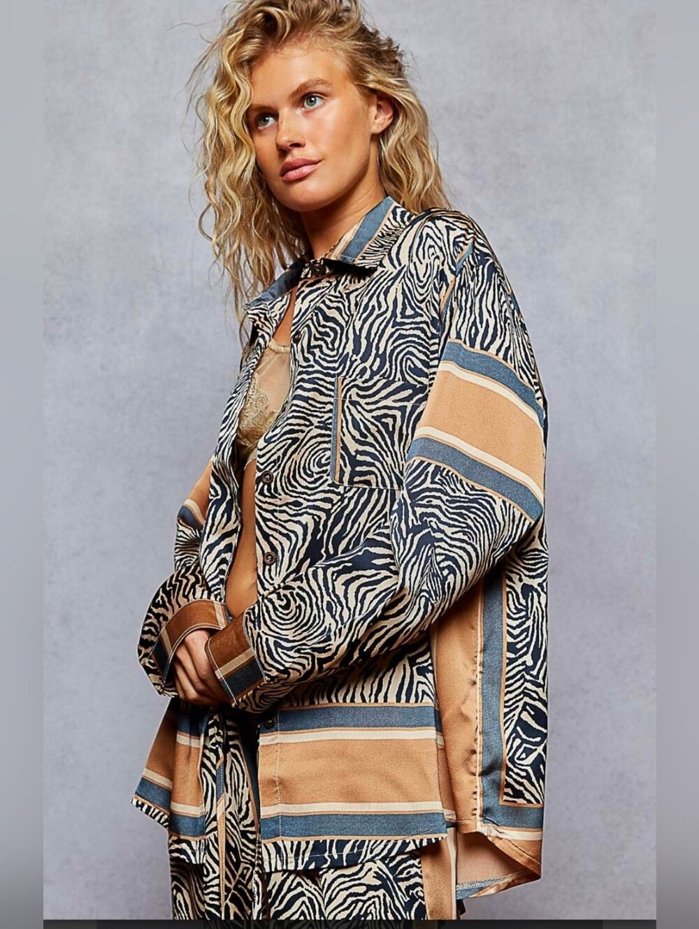 NEW!! POL Women’s Zebra Print Utility Top in Beige and Navy,NWT